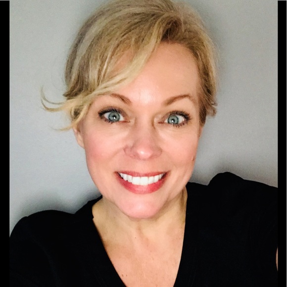 Meet your Posher, Michelle - Picture 3 of 3